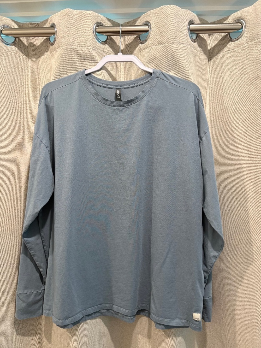 Vuori Long Sleeve Crew Tee Shirt